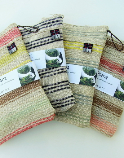 saquito tisana con hierba luisa, de lino y tinte natural por Anna Champeney Estudio Textil