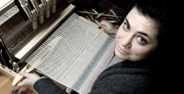 adele weaving a saquito